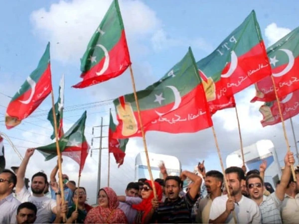 کراچی، پی ٹی آئی کے احتجاج کے دوران ہنگامہ آرائی، گرفتار 20 ملزمان جیل روانہ