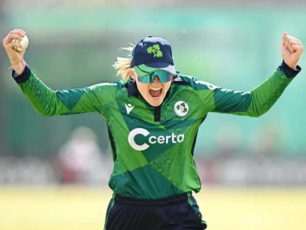 آخری گیند پر چھکا: آئرلینڈ نے سنسنی خیز میچ میں پاکستان کو شکست دے دی