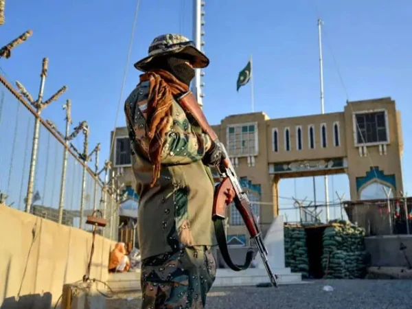 پہلے سیکیورٹی پھر تجارت، پاکستان نے افغان سرحد غیر معینہ مدت کیلیے بند کر دی