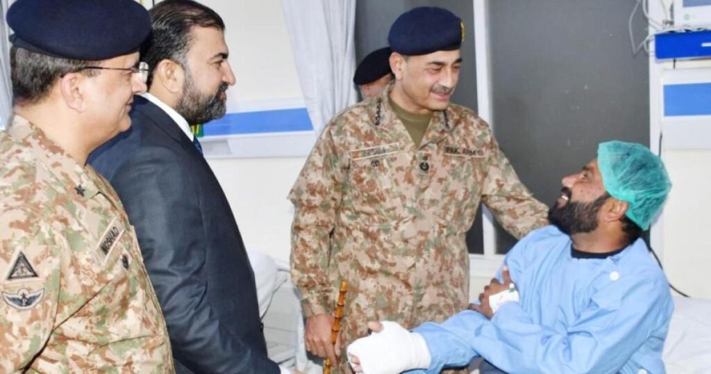 ’کسی بھی دہشت گرد اور سہولت کار کو نہیں بخشا جائے گا‘: فیلڈ مارشل کا دورہ کوئٹہ