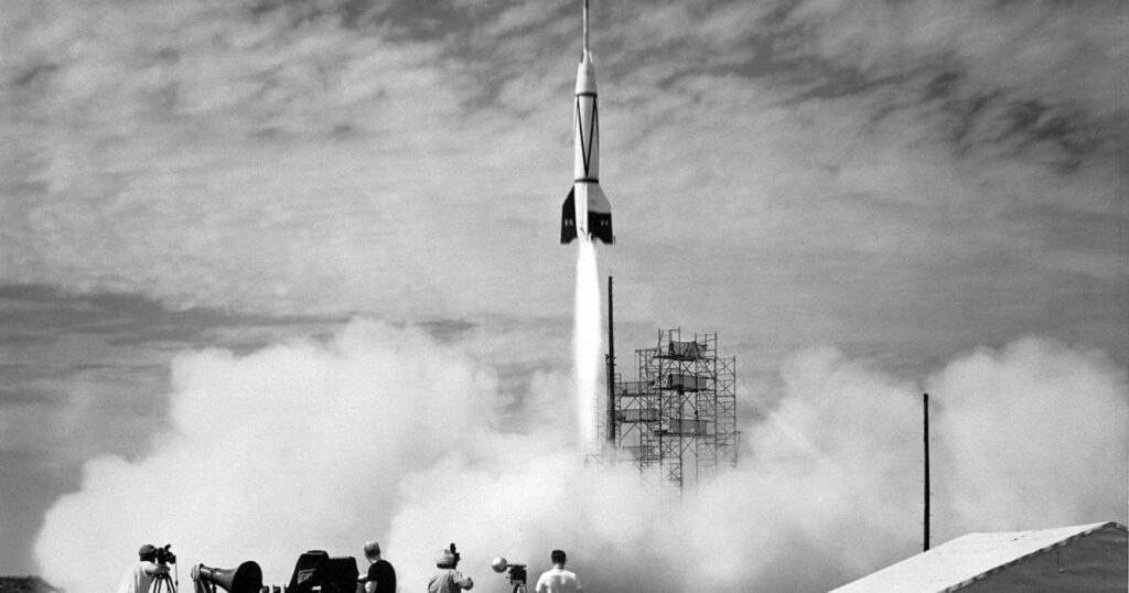 42 سیکنڈ کی ناکام پرواز سے چاند کی فتح تک: راکٹ کے تاریخی سو سال