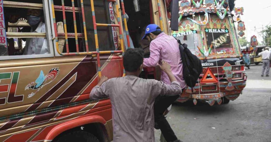 دوڑ کر بس پکڑنے جیسی سرگرمیاں ’آپ کو بڑی بیماروں سے بچا سکتی ہیں‘