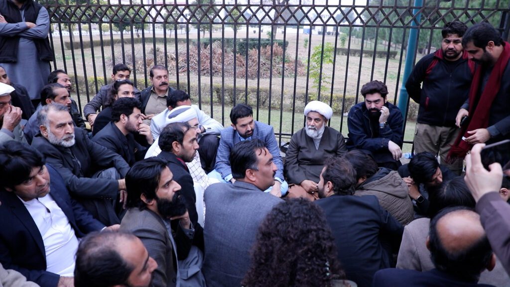 اڈیالہ کے باہر خاموشی: عمران خان کی رہائی کی تحریک کہاں کھڑی ہے؟