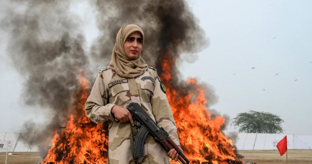 پاکستانی فورسز کی کارروائی، اربوں روپے کی 500 کلو آئس برآمد