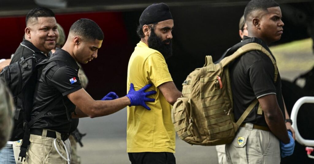 امریکی ویزہ کے لیے ’جعلی ڈکیتیاں‘: 10 انڈینز پر فرد جرم عائد